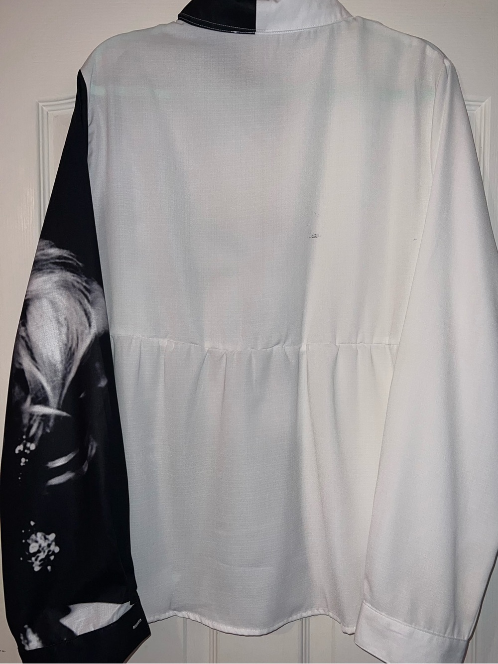 Marilyn Monroe Black & White Graphic Button-Up Shirt - Picture 4 of 5